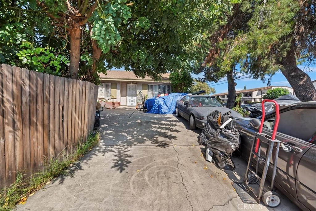 Properties 2 435 Leverett Avenue