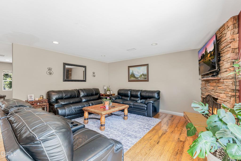 936 El Segundo Drive