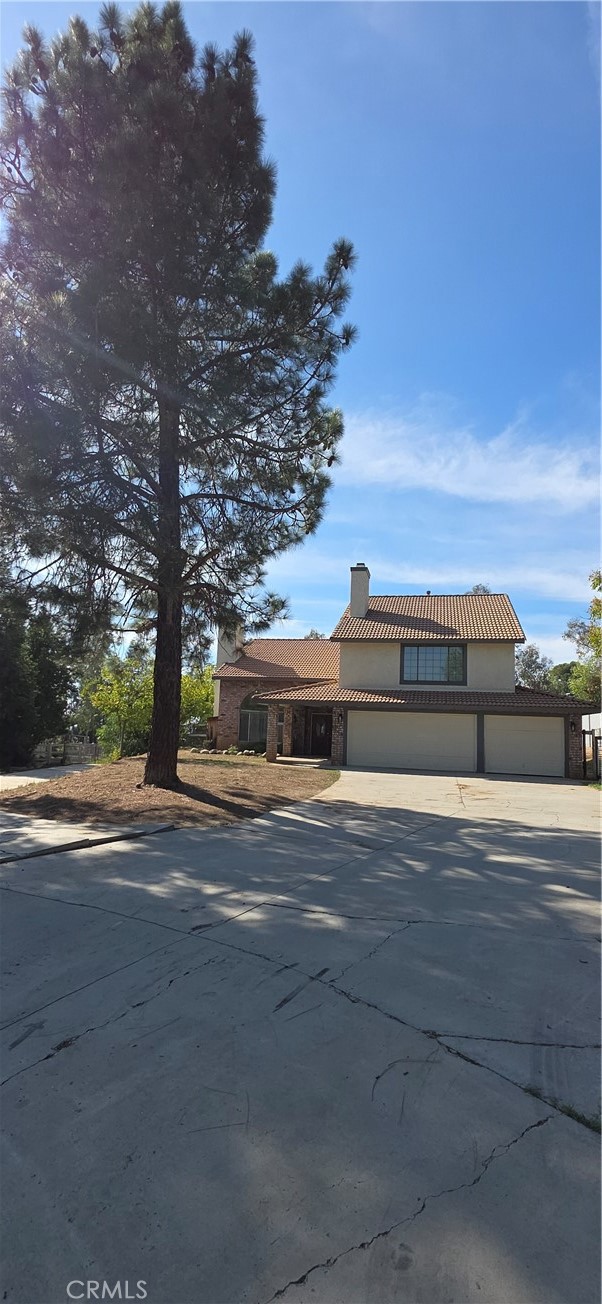 Main image without alt text