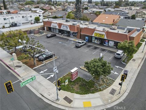 20942 Bloomfield Avenue Lakewood CA 90715