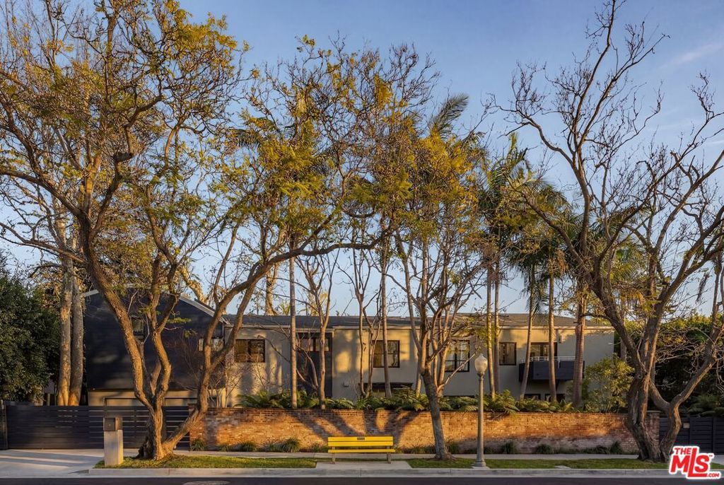 Photo of 576 E Channel Road, Santa Monica, CA 90402 (MLS # 26669765)