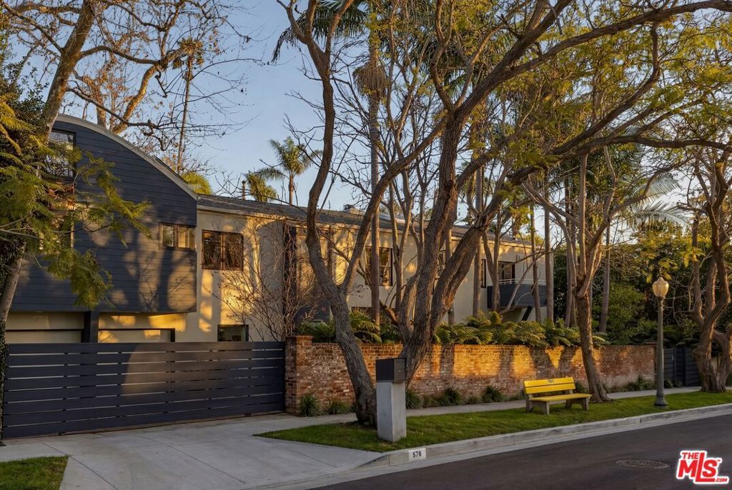 Photo of 576 E Channel Road, Santa Monica, CA 90402 (MLS # 26669765)