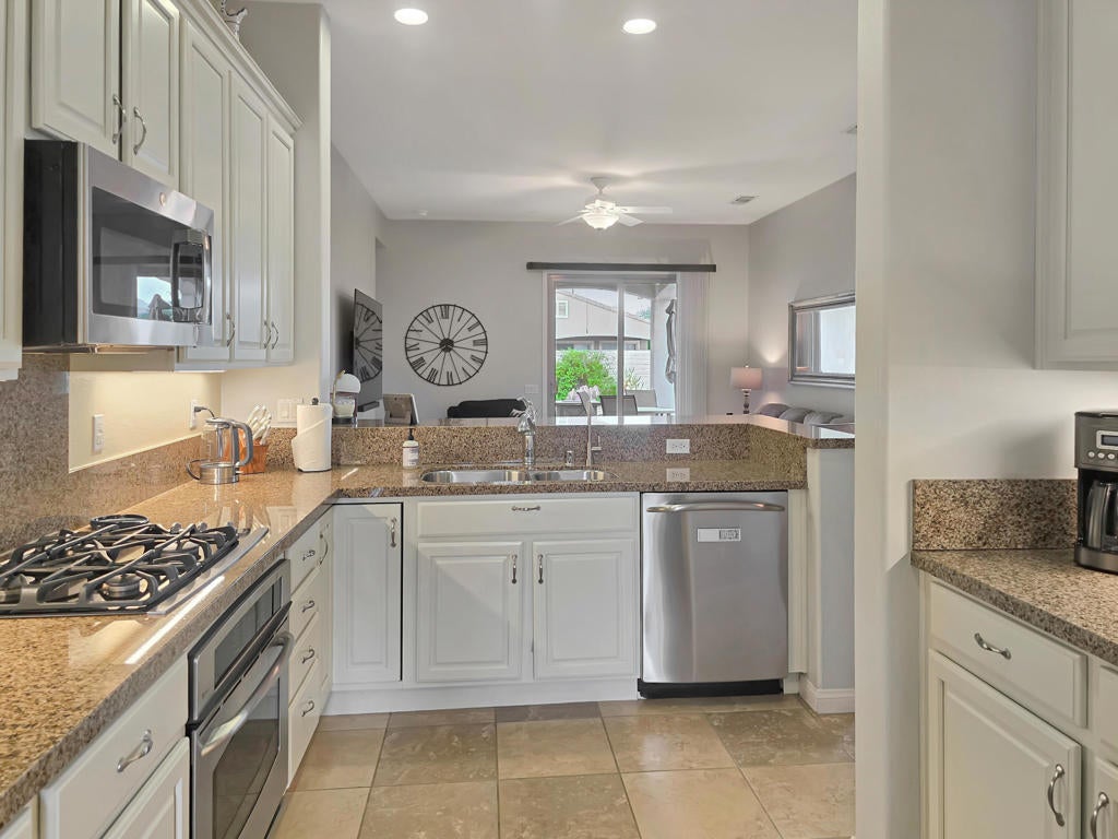 81893 Avenida Alcalde