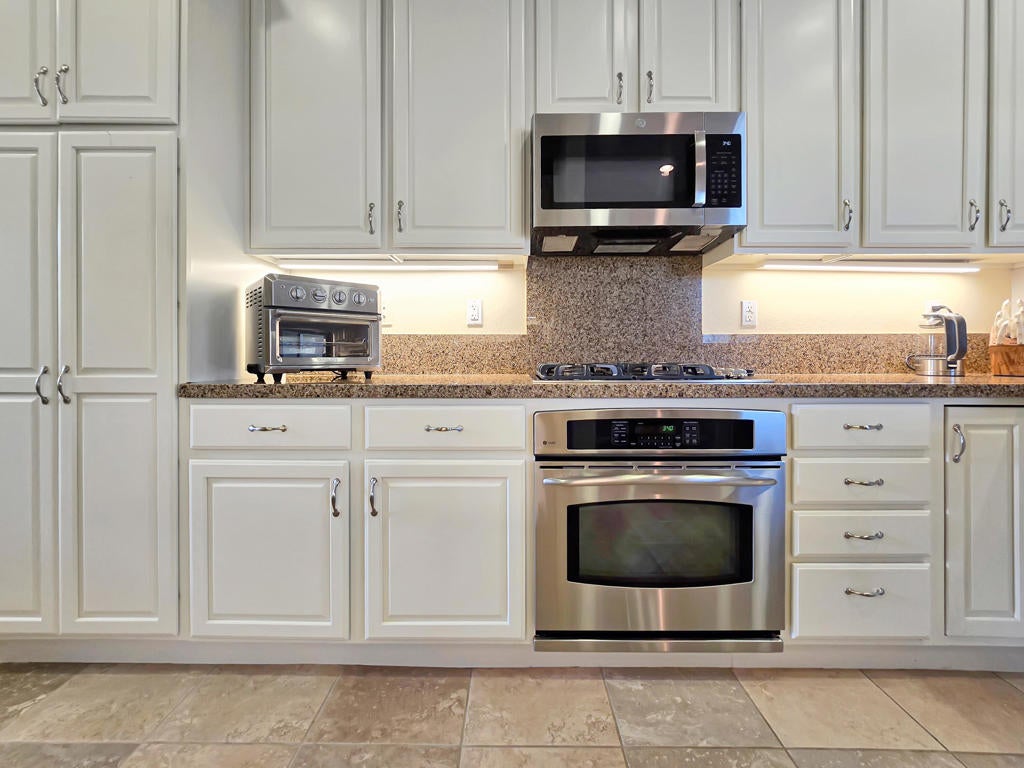 81893 Avenida Alcalde