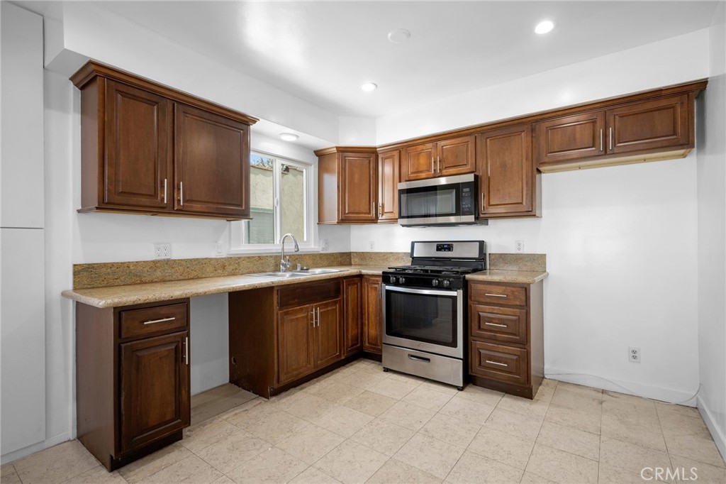 Not Applicable-105 - Residential Lease