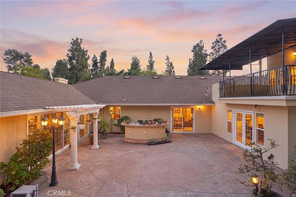 941 Laguna Drive