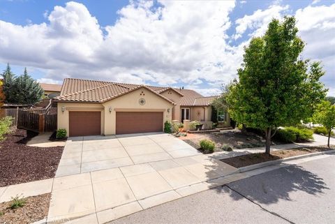Tiny photo for 204 Victoria Court, Paso Robles, CA 93446 (MLS # NS26077889)