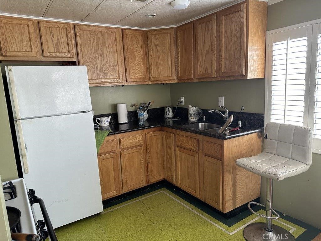 2421 sierra Highway 21
