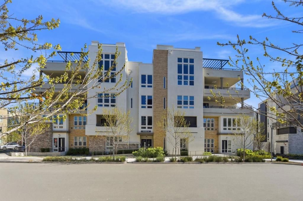 Photo of 1748 Kilowatt Way #401, Fremont, CA 94539 (MLS # ML82037138)