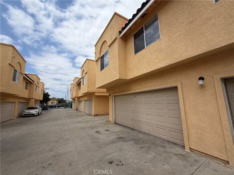 Photo of 228 S Avenue 18, Los Angeles, CA 90031 (MLS # WS26104504)
