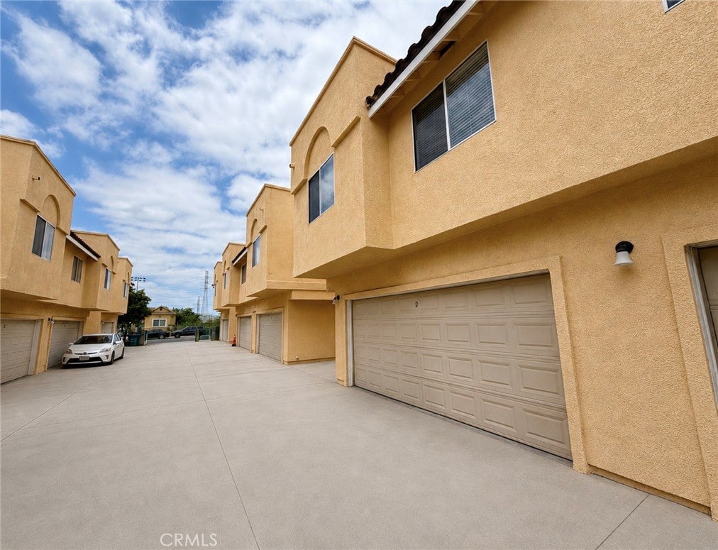 228 S Avenue 18 D