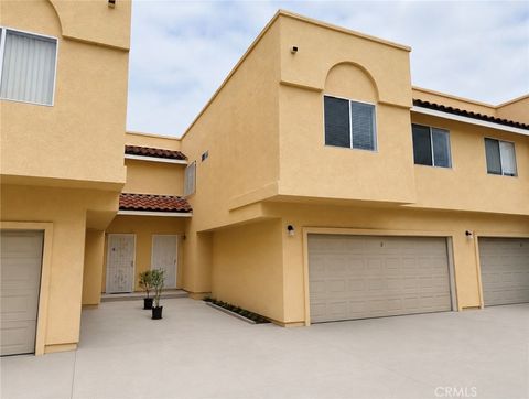 Photo of 228 S Avenue 18, Los Angeles, CA 90031 (MLS # WS26104504)
