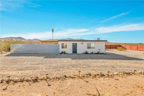 Photo of 1746 Golden Sands Rd, Landers, CA 92285 (MLS # JT26066825)