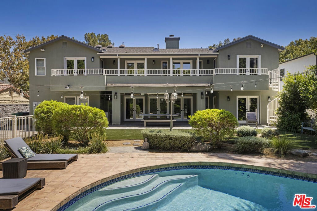 1333 W Valleyheart Drive, Burbank CA 91506