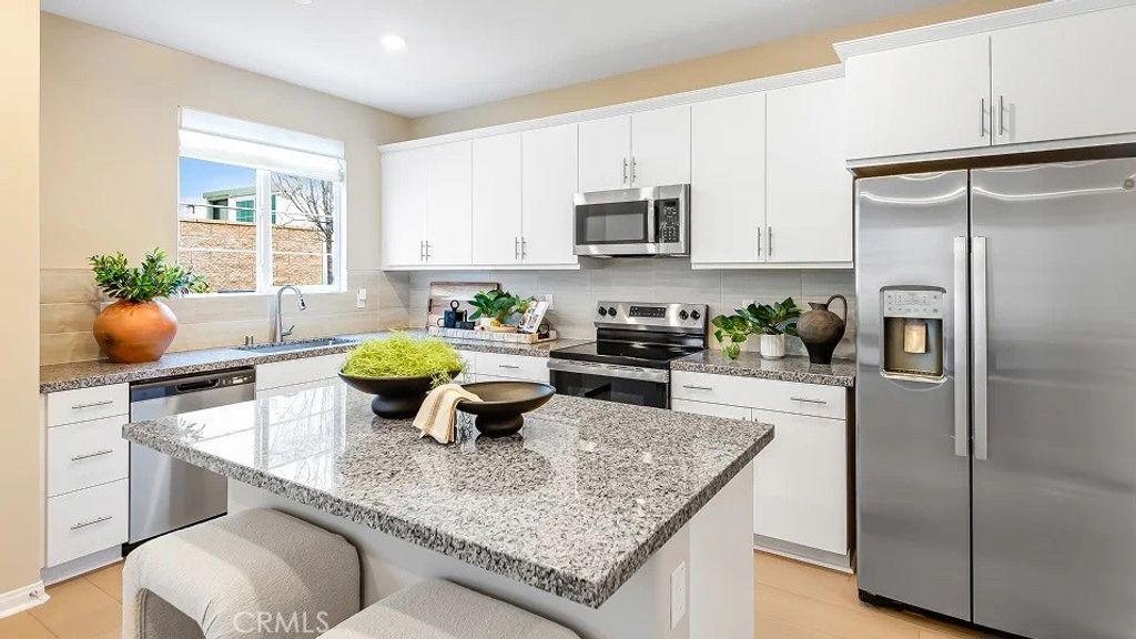 Photo of 1658 Phantom Lane, Rialto, CA 92376 (MLS # SW25256632)