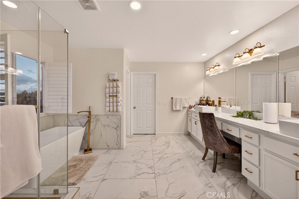 17388 Hawkwood