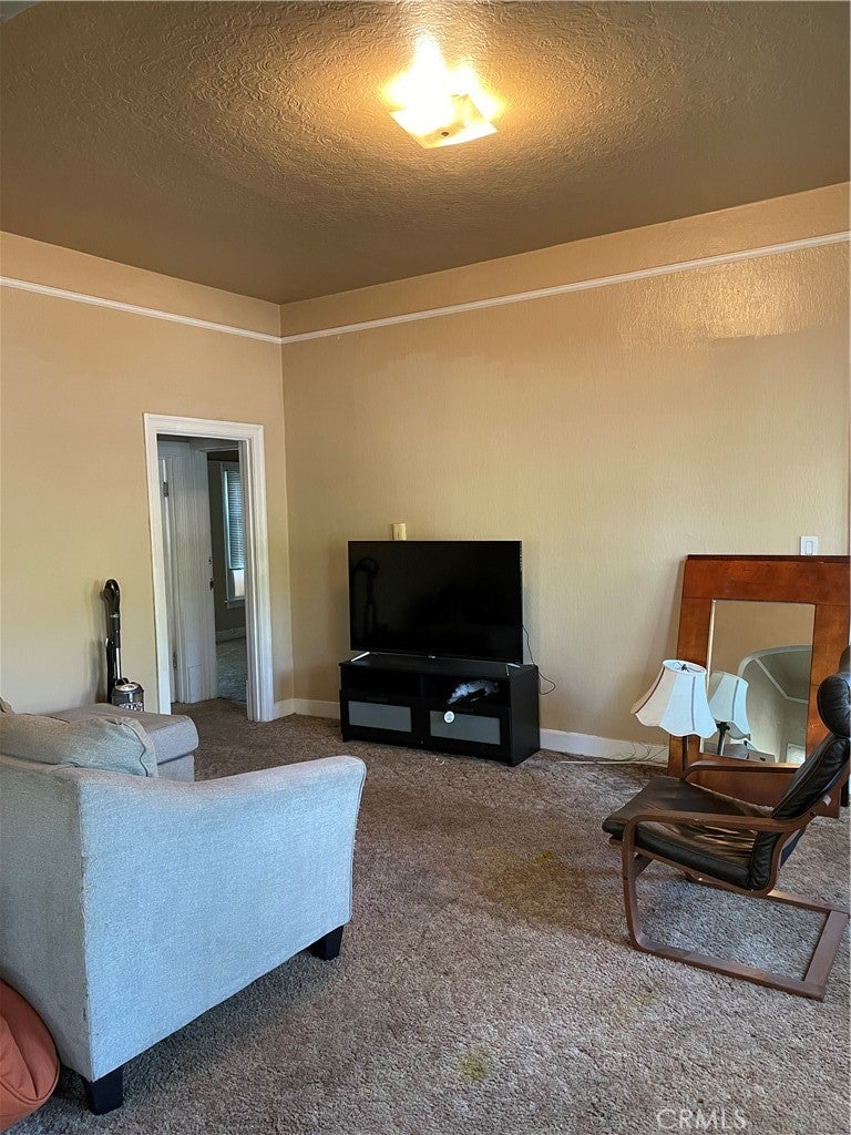 745 W 3rd