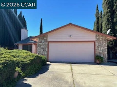 Photo of 4153 S Royal Links Cir Cir, Antioch, CA 94509 (MLS # 41127150)