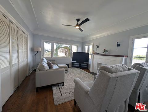 Photo of 2404 5th Avenue, Los Angeles, CA 90018 (MLS # 26669785)
