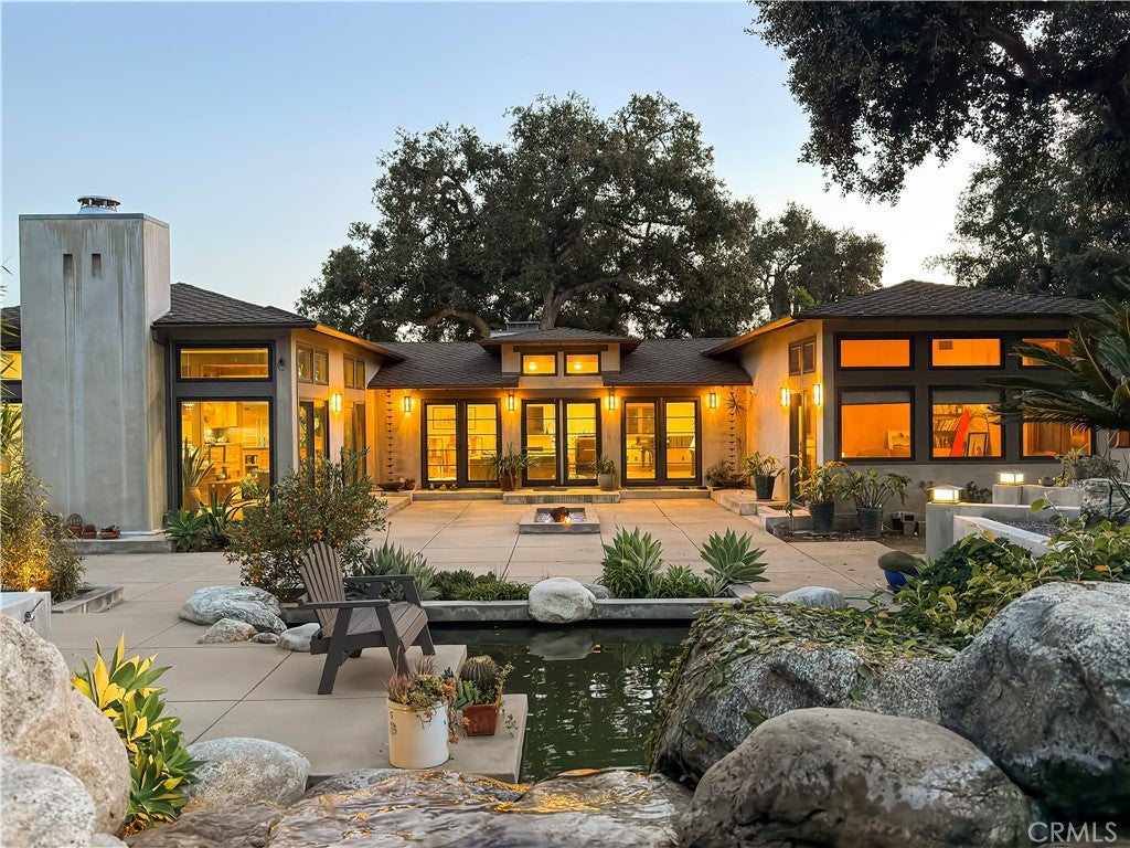 865 W Foothill