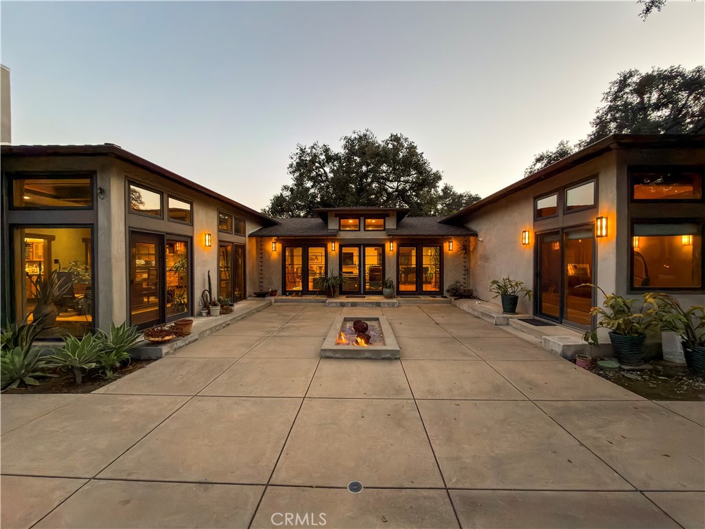 865 W Foothill