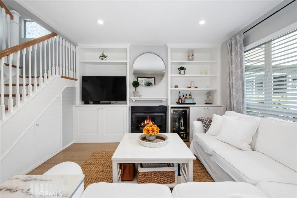 Photo of 24 Seascape Dr, Newport Beach, CA 92663 (MLS # NP26192899)