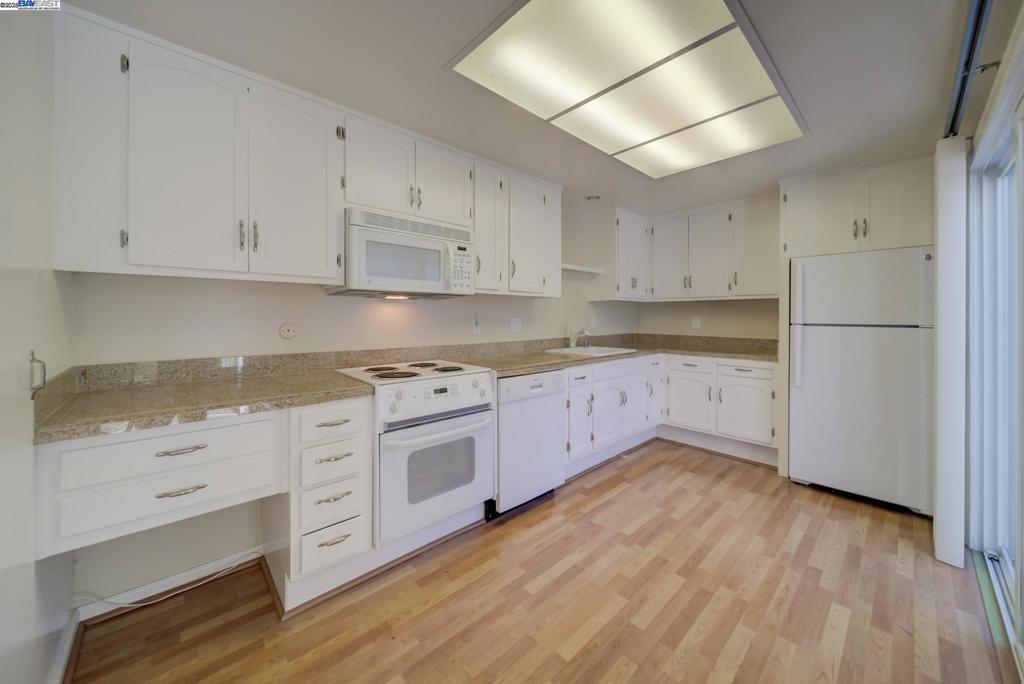 ROSSMOOR - Residential