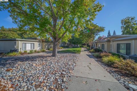 Photo of 1221 Oakmont Drive Dr #2, Walnut Creek, CA 94595 (MLS # 41115306)