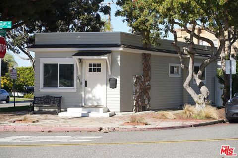 Photo of 318 S Francisca Avenue, Redondo Beach, CA 90277 (MLS # 25629441)