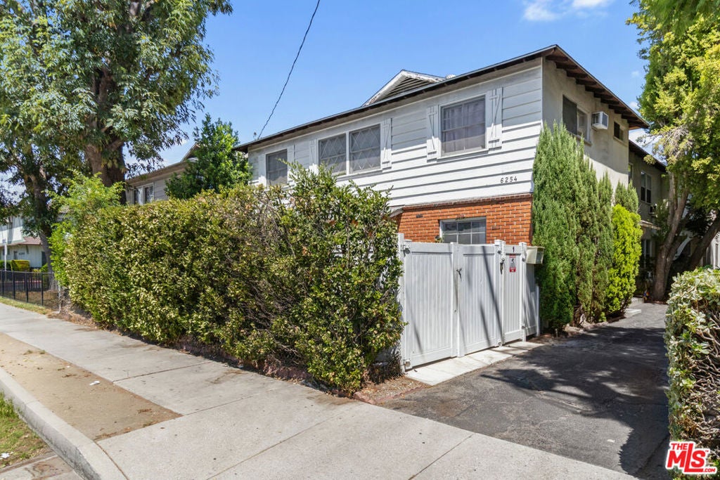 6254 Whitsett