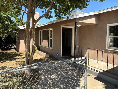 Photo of 34372 Avenue Avenue E, Yucaipa, CA 92399 (MLS # IV26125366)