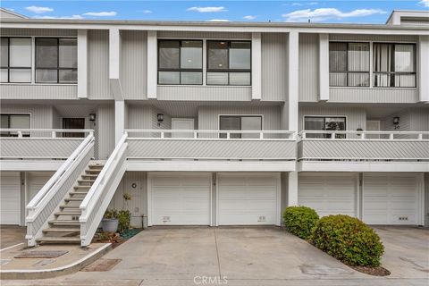 19 Barlovento Court 7 Newport Beach CA 92663