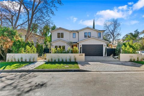 Photo of 13944 Valleyheart Drive, Sherman Oaks, CA 91423 (MLS # SR26062900)