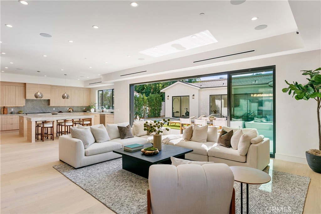 13944 Valleyheart Drive