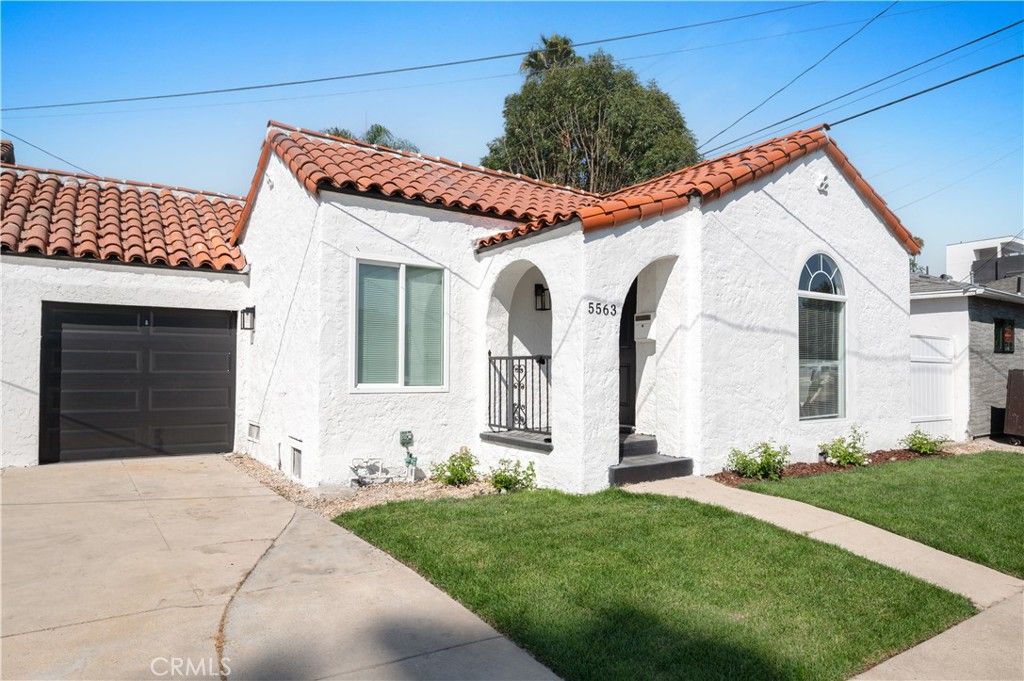 Photo of 5563 Bangor St, Los Angeles, CA 90016 (MLS # DW25230976)