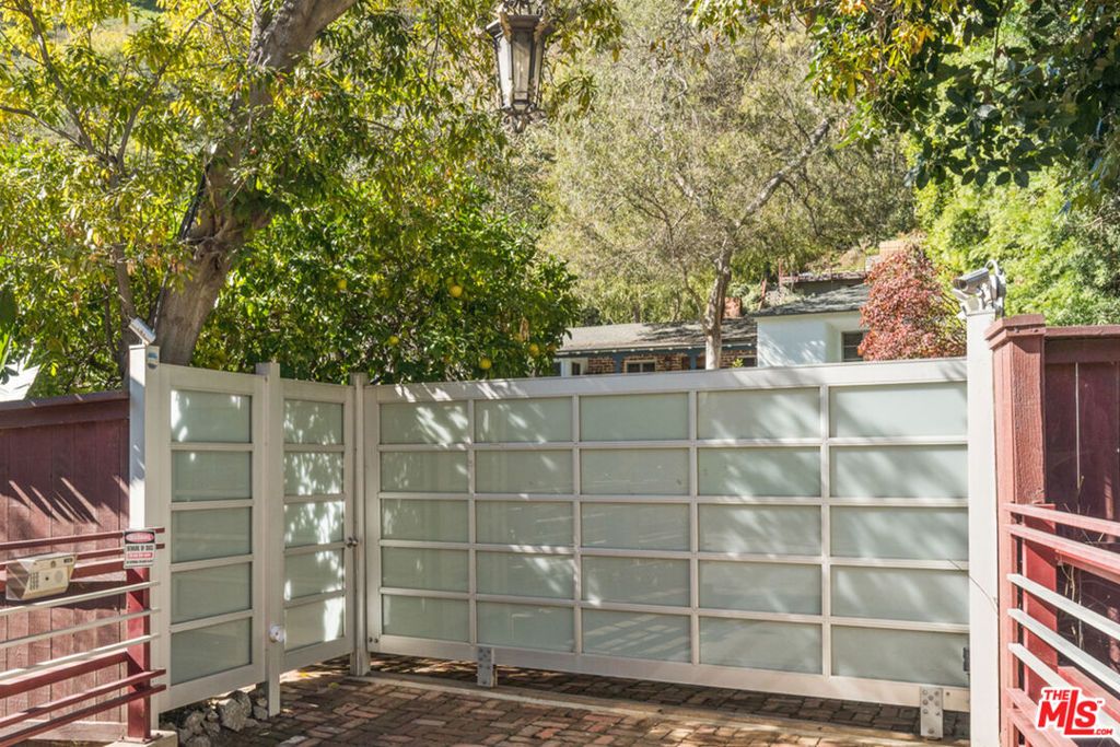 Photo of 1853 Nichols Canyon Road, Los Angeles, CA 90046 (MLS # 25612939)