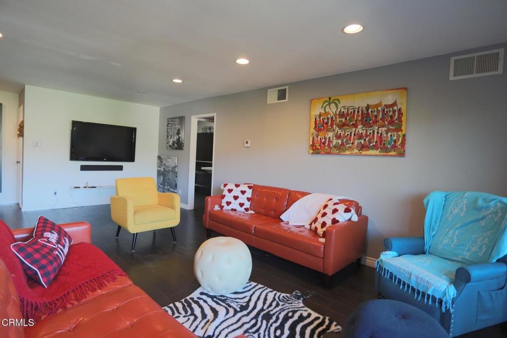 382 E California Boulevard 308