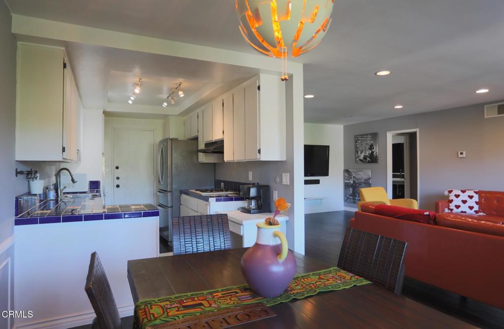 382 E California Boulevard 308