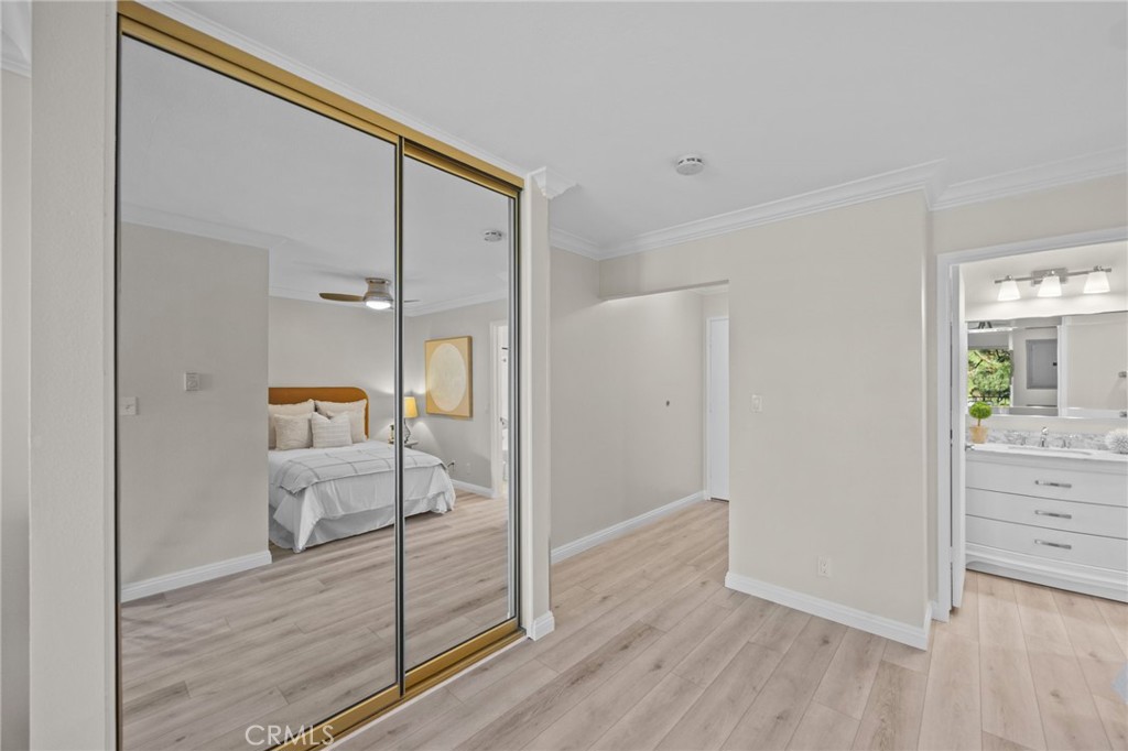 101 Scholz Plaza PH19