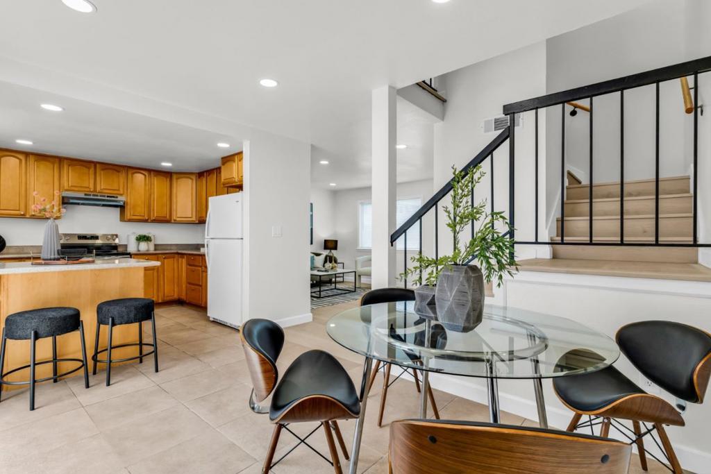 545 Groth Place