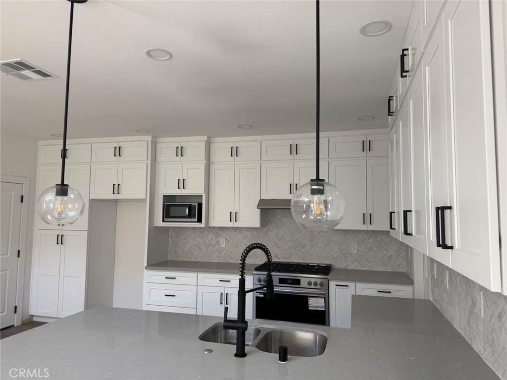34 Apple Valley