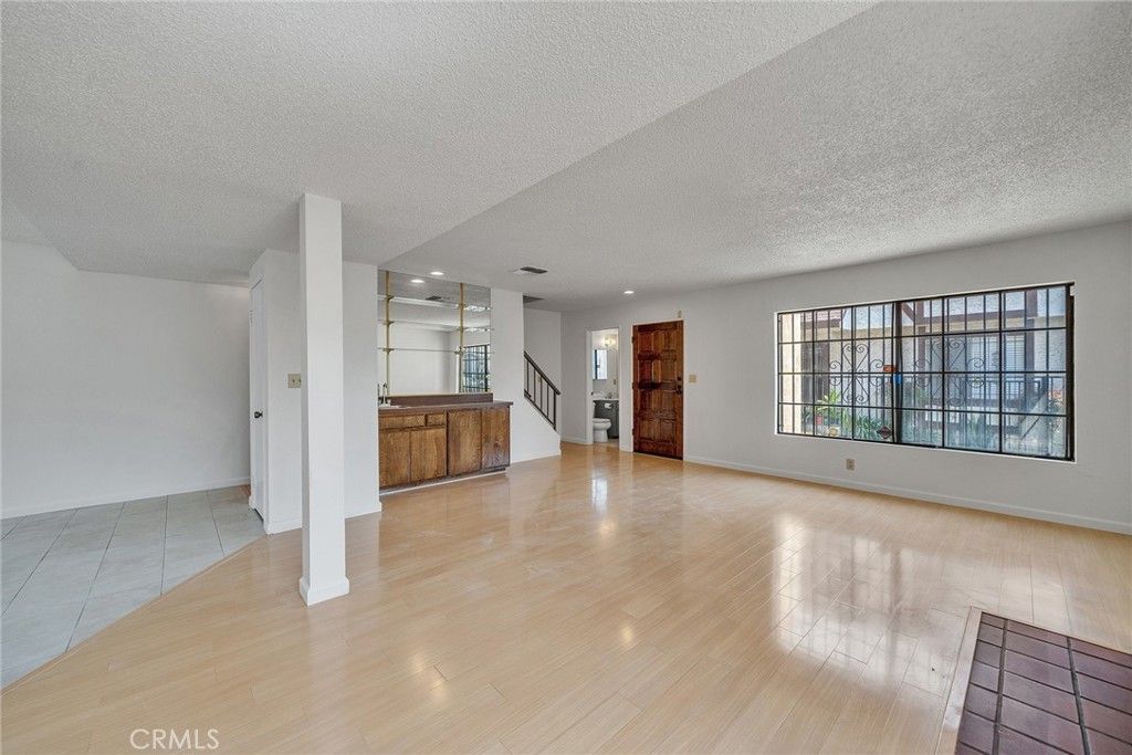 listing image 130720754700172588560