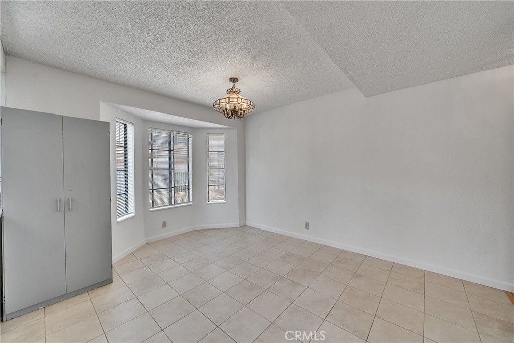 listing image 130726712909916751806
