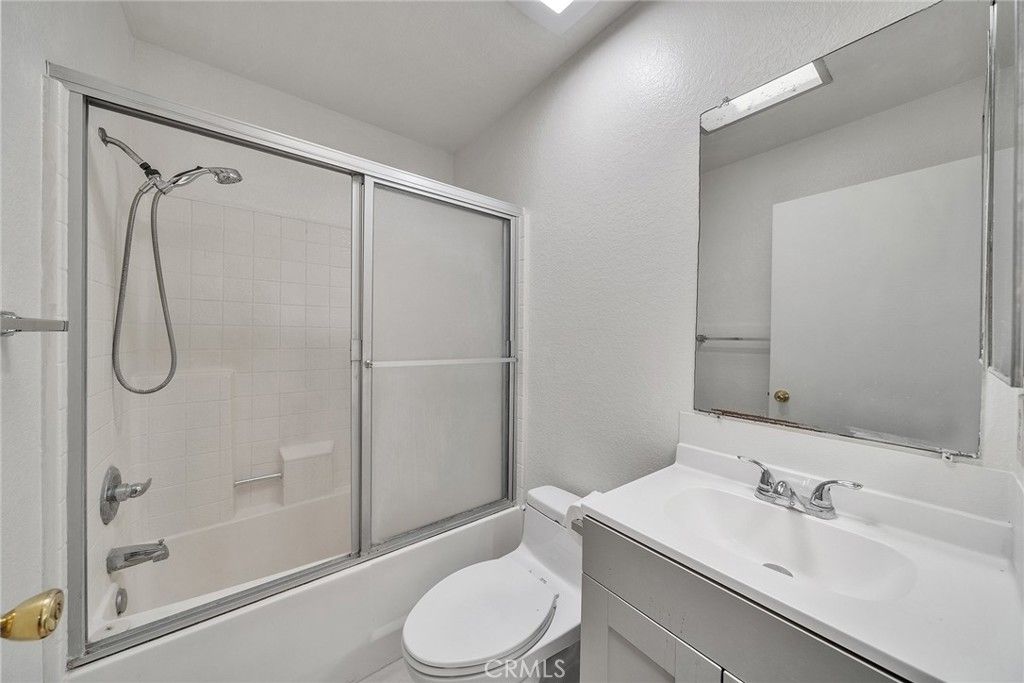 listing image 130725508819282819665
