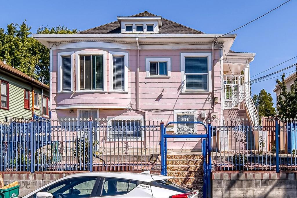 Investors, this fully occupied duplex in a high-demand rental market presents an excellent opportunity! This 3,052 sq ft multifamily property features: Two Spacious Units A mix of 4-bed/2-bath, 3-bed/2-bath, and additional flexible living spaces. Consistent Rental Income Fully leased in Prime Location Near I-580, BART, and the Fruitvale district. Explore the vibrant Dimond & Laurel districts, easily commute via Hwy 580, bus, or Fruitvale BART. Nearby conveniences include Morgan Plaza, Farmer Joes Market, the Food Mill, Peet's Coffee & Tea, La Farine Bakery, Grand Lake Kitchen, Hacienda Peralta Park, and Manzanita Recreation Center. Embrace this active community with a 73 Walk Score® & 60 Bike Score, location is paramount to this property! Turnkey Income Property in Oakland Fully Occupied! Don't miss this opportunity! DO NOT DISTURB, PLEASE RESPECT TENANTS PRIVACY