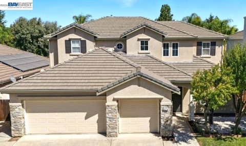 Photo of 4276 Oakridge Dr Dr, Tracy, CA 95377 (MLS # 41130062)