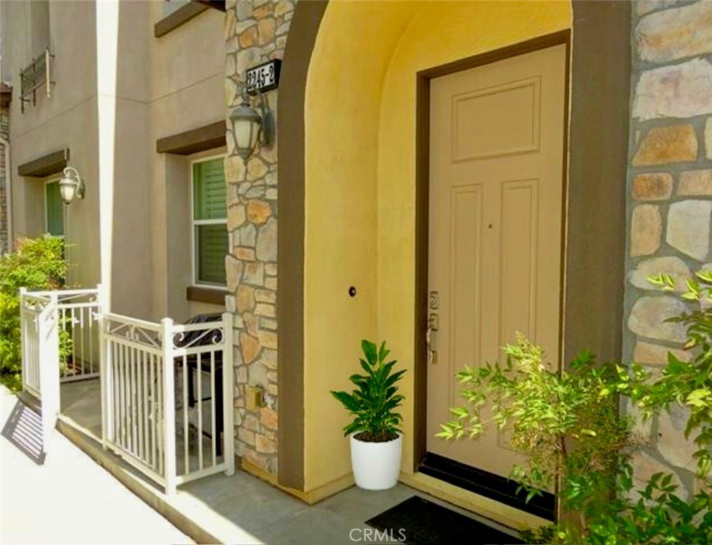 Beautifully Updated Townhome in the Heart of Central Simi Valley. Welcome to this stunning 2-story townhouse tucked away in one of Central Simi Valley’s most desirable communities. Featuring 3 bedrooms and 2.5 bathrooms, this residence perfectly blends modern updates with privacy and convenience.
Step inside to find a bright and inviting living room with gleaming beautiful flooring, recessed lighting, a cozy fireplace, and seamless access to the front patio. The gourmet kitchen is thoughtfully designed with granite countertops, stainless steel appliances, a breakfast bar, and a spacious walk-in pantry—all opening to the dining area, ideal for entertaining and everyday living. A convenient powder room and direct entry to the 2-car garage complete the first floor.
Upstairs, an airy loft offers the perfect flex space for a home office, lounge, or play area. The primary suite boasts a private bath with dual sinks, a soaking tub/shower, and a generous walk-in closet. Two additional bedrooms, each with ceiling fans, share a full bathroom with dual vanities.
This home’s unique location provides rare privacy, with no neighbors directly in front, the home enjoys views of a peaceful community green space, creating a more open and private setting. The community itself offers resort-style amenities, including a sparkling swimming pool, spa, clubhouse, BBQ area, and scenic green spaces.
Located in the heart of Central Simi Valley, you’ll enjoy easy access to top-rated schools, shopping, dining, and major freeways. Impeccably maintained and fully updated, this townhome is move-in ready and designed to impress.