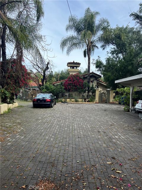 Photo of 5457 Encino Ave. Ave, Encino, CA 91316 (MLS # SR25246116)