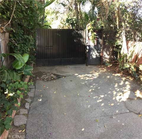 5457 Encino Ave. Encino CA 91316