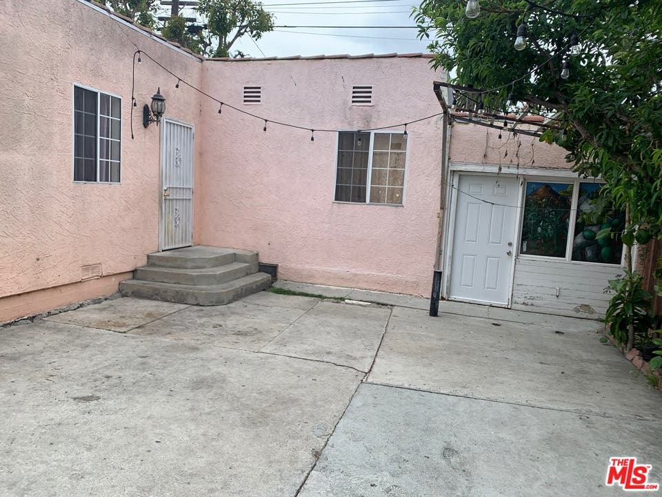 Photo of 2323 REDONDO Boulevard #2, Los Angeles, CA 90016 (MLS # 21721398)